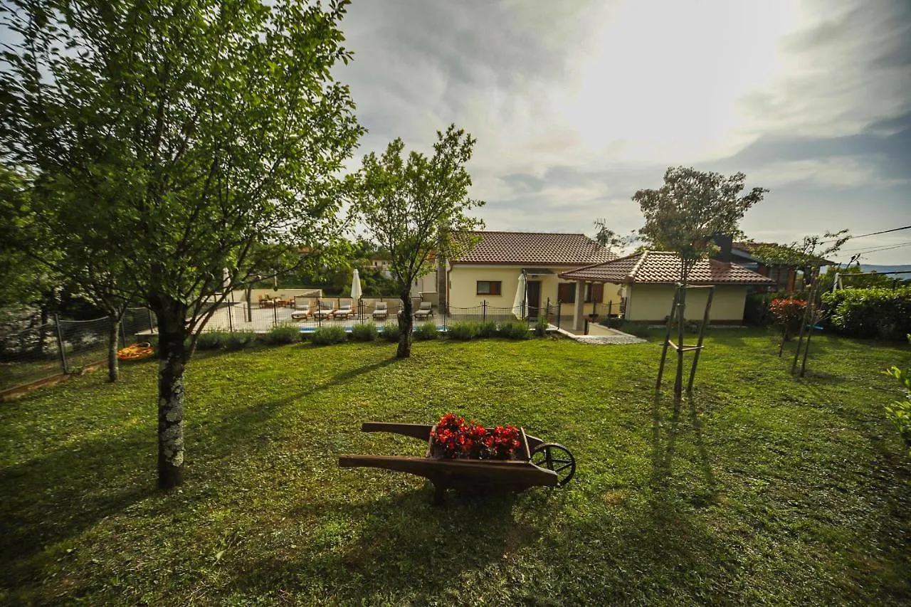 Casa Tilia Villa Sapjane